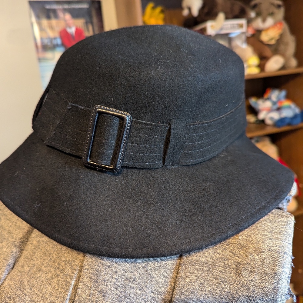 Nine West Classic Black Women's 100% Wool Hat Cloche w/Buckle One Size